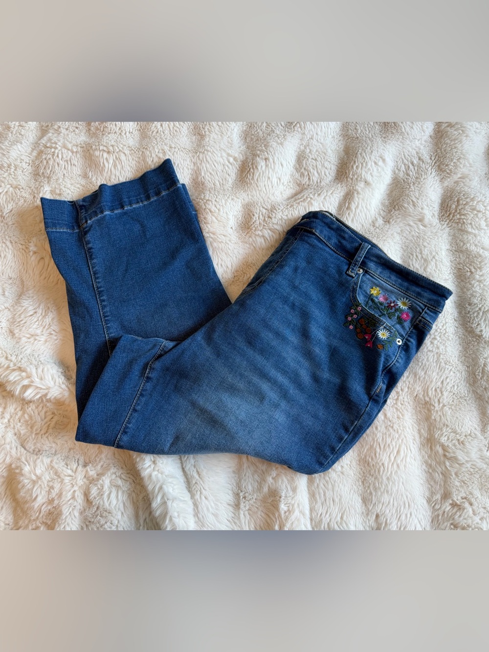 Poppy & Grace Size 18W Embroidered Floral Denim Capri Jeans Stretch
